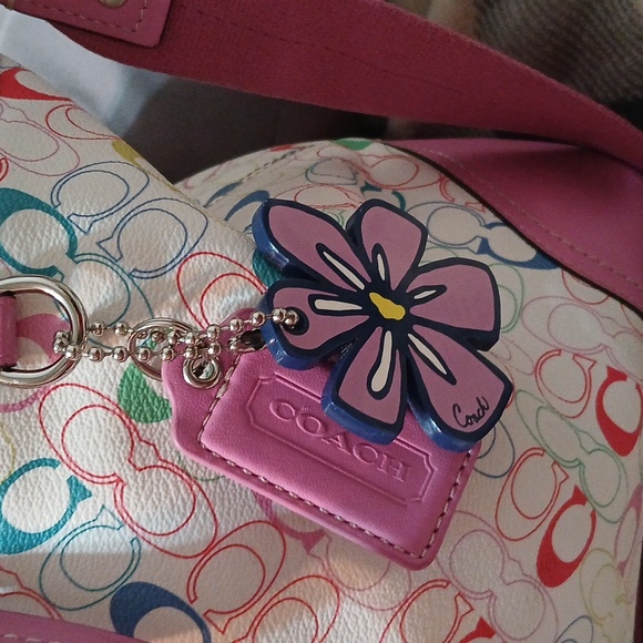 Coach - Picture 2 of 16